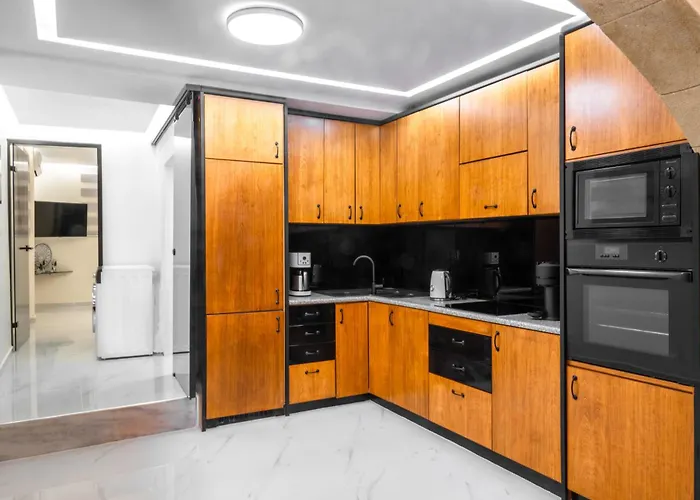 Odysseus Luxury House